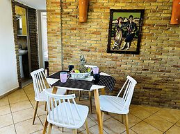 Cute Apple - At The Heart Of The Old Town