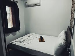 Cute Apple - At The Heart Of The Old Town