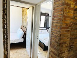 Cute Apple - At The Heart Of The Old Town