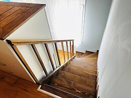 Cinnamon House -next To Old Town