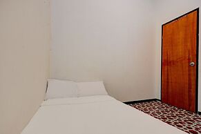 SPOT ON 92845 Josua Passing Stay