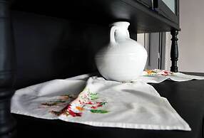 Renovated Home Next To Old Town