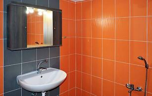 Renovated Home Next To Old Town