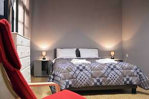 Renovated Home Next To Old Town