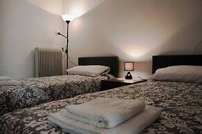 Renovated Home Next To Old Town