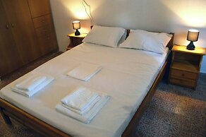 Renovated Home Next To Old Town