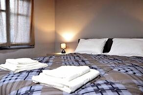 Renovated Home Next To Old Town