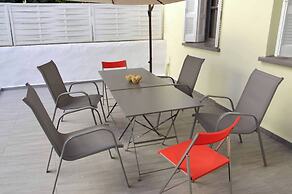 Renovated Home Next To Old Town