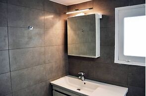 Renovated Home Next To Old Town