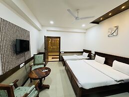 Hotel Tirth by Sonu Cafe