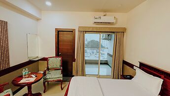 Hotel Tirth by Sonu Cafe