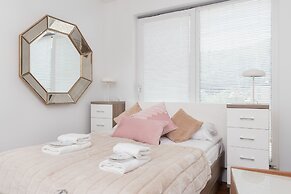 Stylish Apartment by Renters Prestige