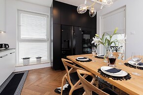 Stylish Apartment by Renters Prestige