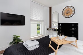 Stylish Apartment by Renters Prestige