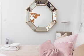 Stylish Apartment by Renters Prestige