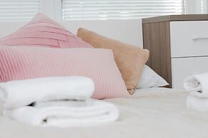 Stylish Apartment by Renters Prestige