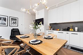 Stylish Apartment by Renters Prestige