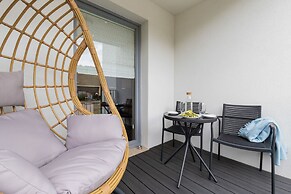 Stylish Apartment by Renters Prestige