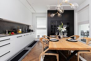Stylish Apartment by Renters Prestige
