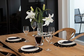 Stylish Apartment by Renters Prestige