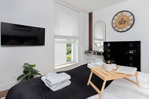 Stylish Apartment by Renters Prestige