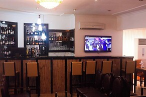 Springpark Yaad Hotel