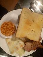 Springpark Yaad Hotel