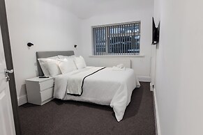 House - Sleeps 6 - Parking - Garden