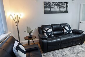 House - Sleeps 6 - Parking - Garden