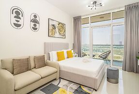Tanin - Stylish Apartment With Balcony And Cityscape Views