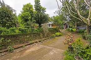 SPOT ON 92567 Jati Homestay Near Taman Suranadi