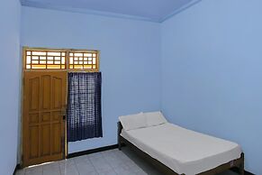 SPOT ON 92567 Jati Homestay Near Taman Suranadi