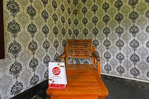 SPOT ON 92567 Jati Homestay Near Taman Suranadi