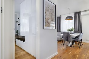 Stylish Kraków Apartment by Renters