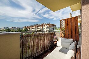 Stylish Kraków Apartment by Renters