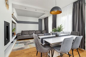 Stylish Kraków Apartment by Renters