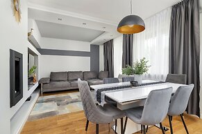 Stylish Kraków Apartment by Renters