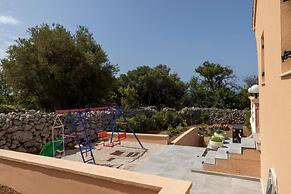 Villa Akulica With Heated Outdoor Pool and Seaview