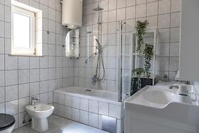 Villa Akulica With Heated Outdoor Pool and Seaview