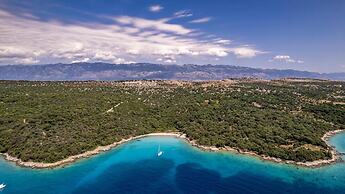 Villa Akulica With Heated Outdoor Pool and Seaview