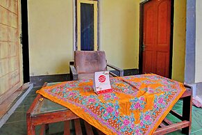 SPOT ON 92882 Penginapan 3 Bersaudara Near Pasar Sengkol