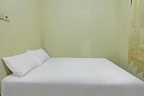 SPOT ON 92882 Penginapan 3 Bersaudara Near Pasar Sengkol