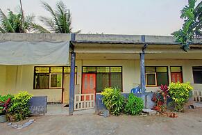 SPOT ON 92882 Penginapan 3 Bersaudara Near Pasar Sengkol