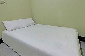 SPOT ON 92882 Penginapan 3 Bersaudara Near Pasar Sengkol