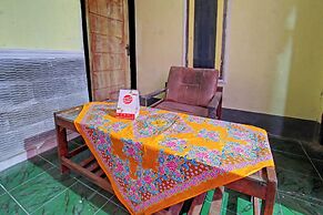 SPOT ON 92882 Penginapan 3 Bersaudara Near Pasar Sengkol