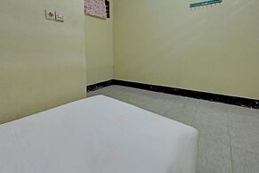 SPOT ON 92882 Penginapan 3 Bersaudara Near Pasar Sengkol