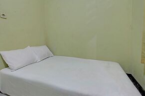 SPOT ON 92882 Penginapan 3 Bersaudara Near Pasar Sengkol