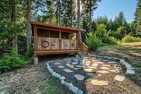 Maple Hill Lodge 3 Bedroom Home by RedAwning