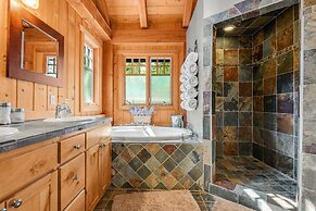 Maple Hill Lodge 3 Bedroom Home by RedAwning