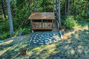 Maple Hill Lodge 3 Bedroom Home by RedAwning